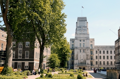 UNIVERSITY OF LONDON - VACANZA STUDIO PREMIUM
